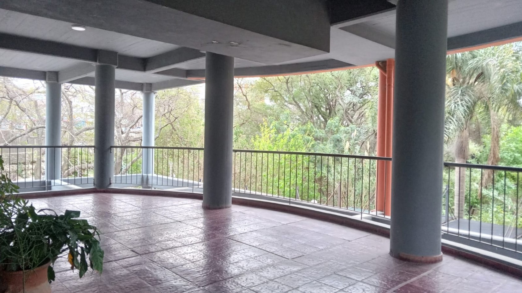 Departamento de 2 habitaciones en VENTA zona Parque 