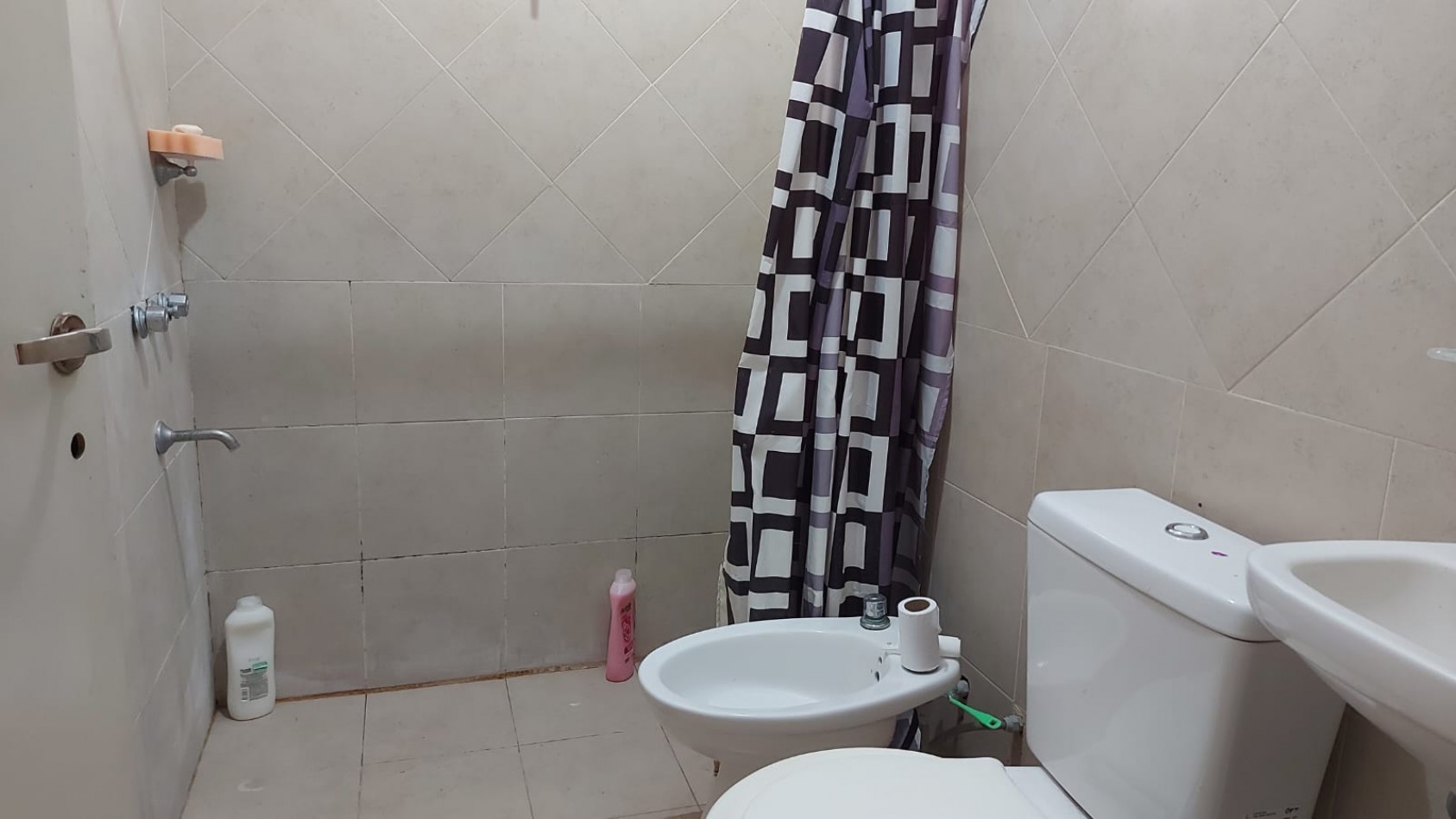 Casa quinta de 2 habitaciones en VENTA - Barrio Las Acacias