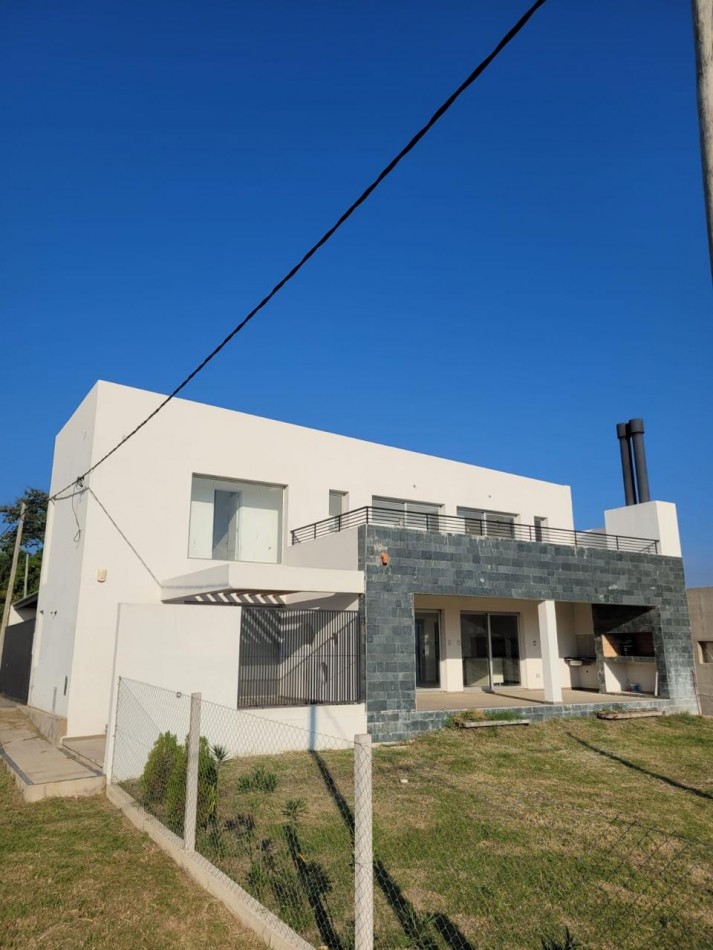 Casa de categoria en ALQUILER Loteo Tierra del Sol Excelente Vista