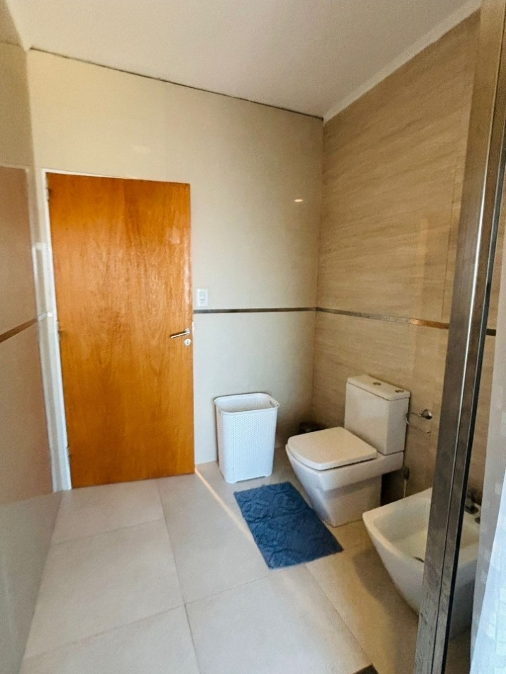 Casa en ALQUILER 3 dorm. Zona Aeropuerto