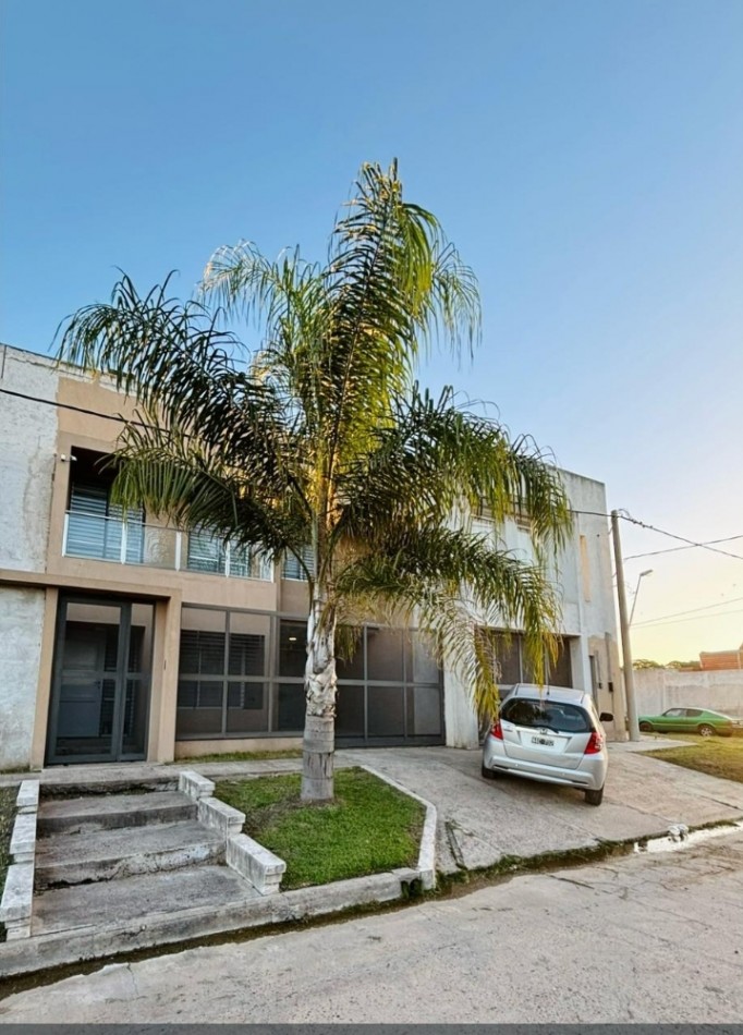 Casa en ALQUILER 3 dorm. Zona Aeropuerto