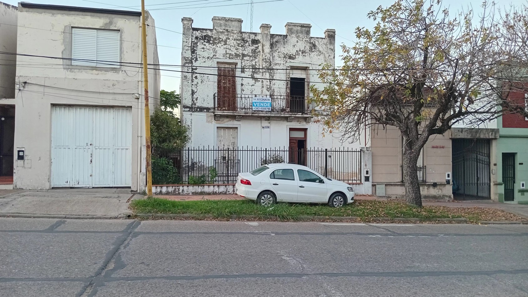 Casa a refaccionar distribuida en dos plantas en VENTA zona Cristo