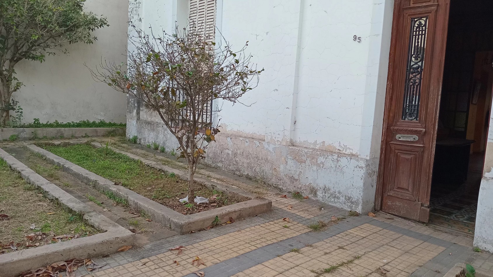 Casa a refaccionar distribuida en dos plantas en VENTA zona Cristo