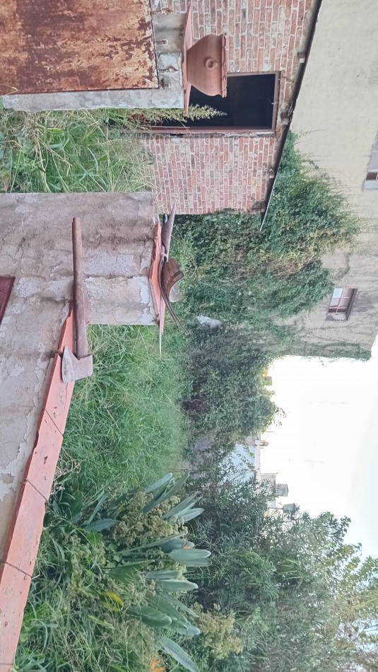 Casa a refaccionar distribuida en dos plantas en VENTA zona Cristo