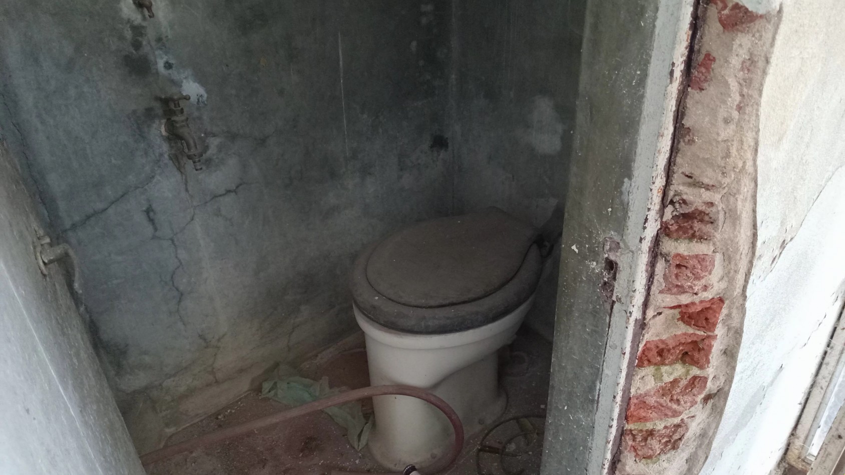Casa a refaccionar distribuida en dos plantas en VENTA zona Cristo