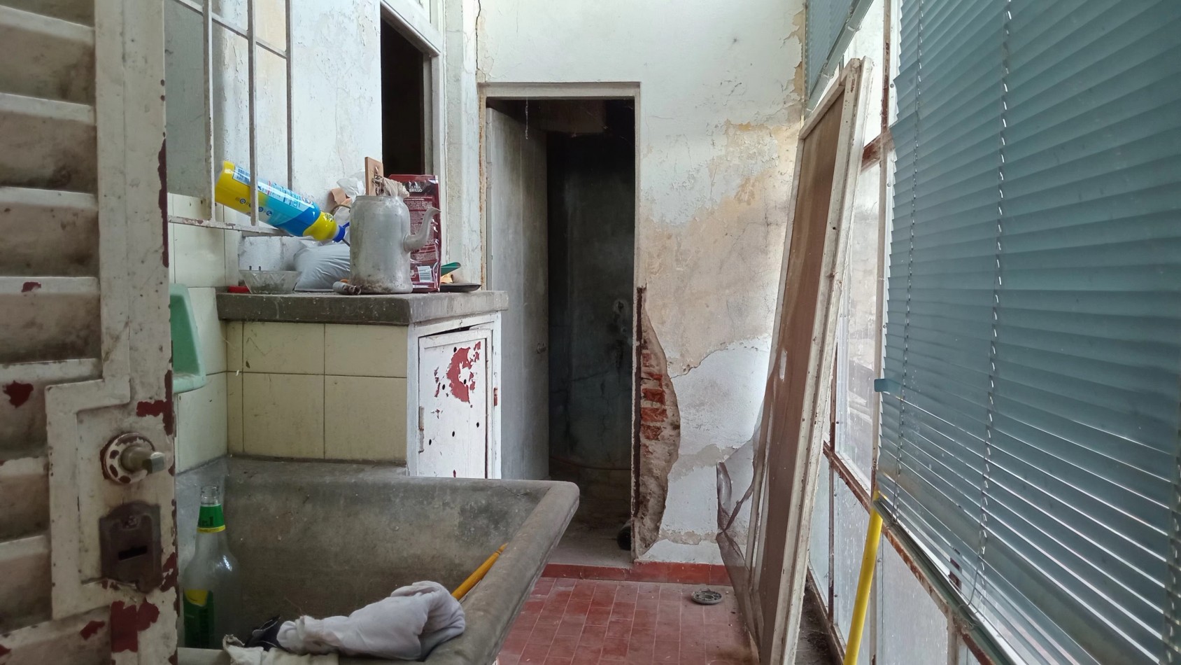 Casa a refaccionar distribuida en dos plantas en VENTA zona Cristo