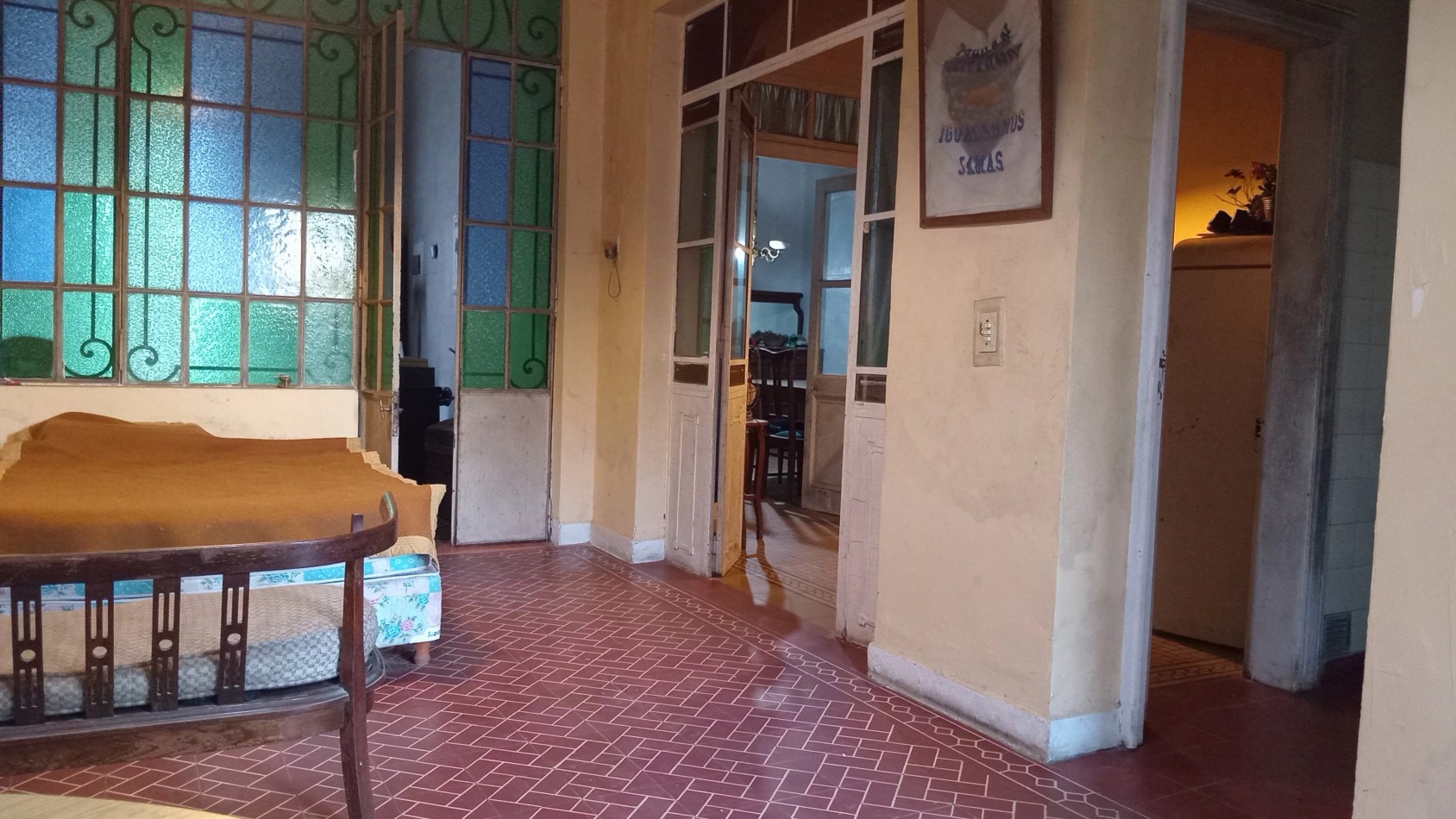 Casa a refaccionar distribuida en dos plantas en VENTA zona Cristo