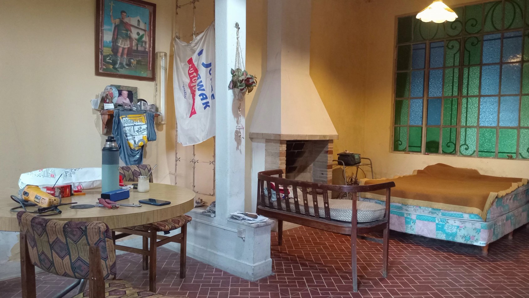 Casa a refaccionar distribuida en dos plantas en VENTA zona Cristo