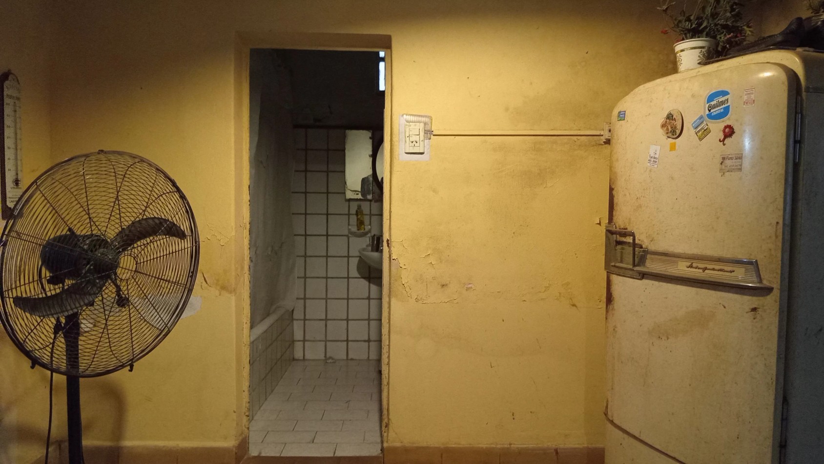 Casa a refaccionar distribuida en dos plantas en VENTA zona Cristo