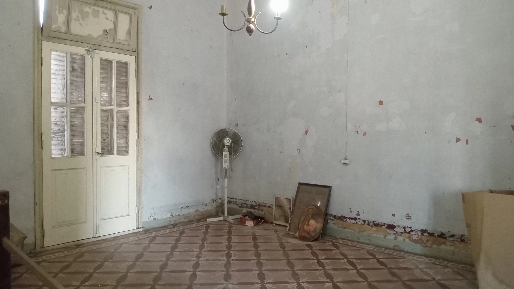 Casa a refaccionar distribuida en dos plantas en VENTA zona Cristo