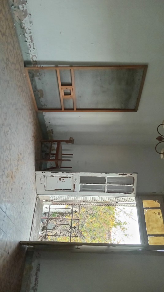 Casa a refaccionar distribuida en dos plantas en VENTA zona Cristo