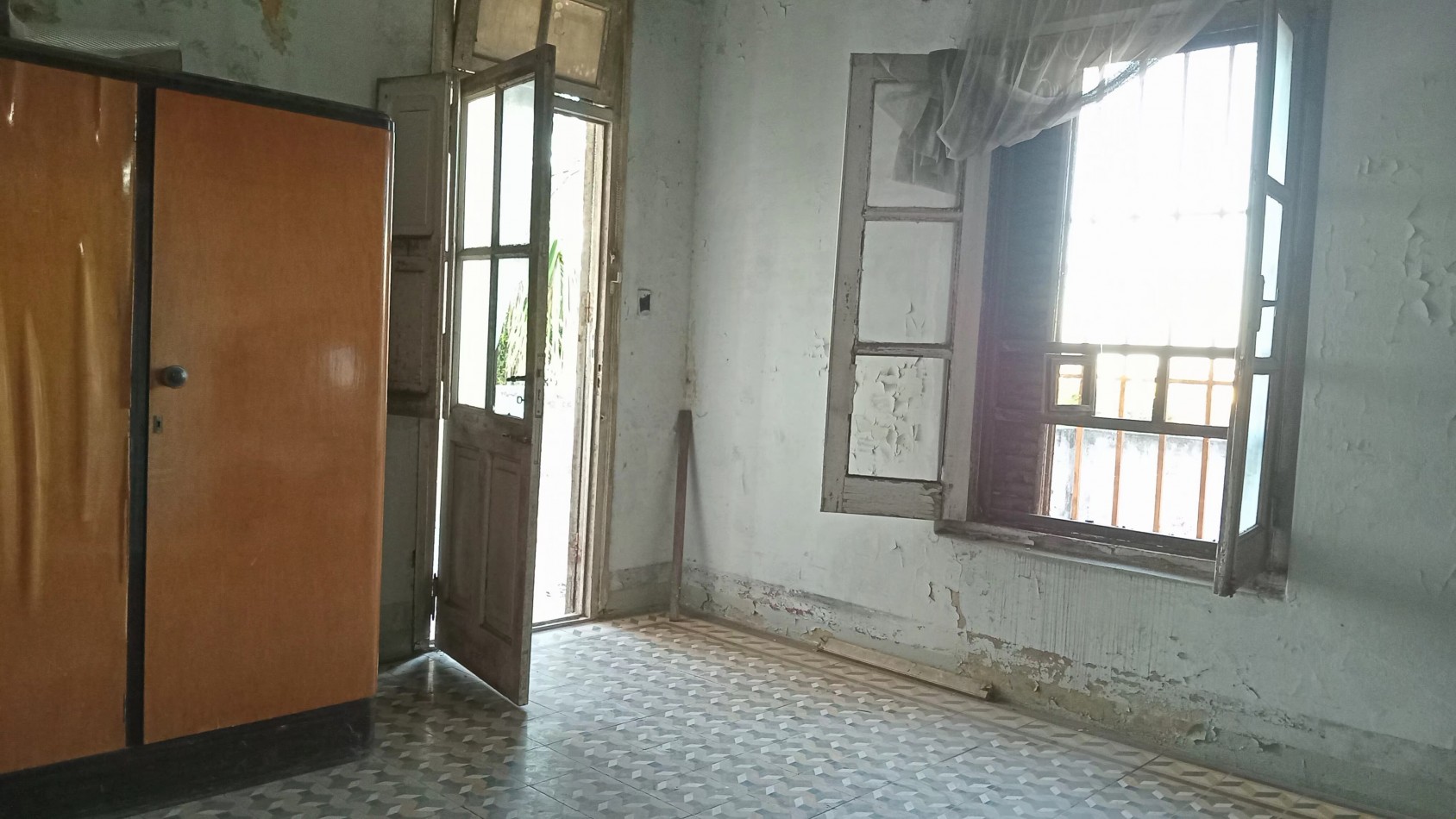 Casa a refaccionar distribuida en dos plantas en VENTA zona Cristo