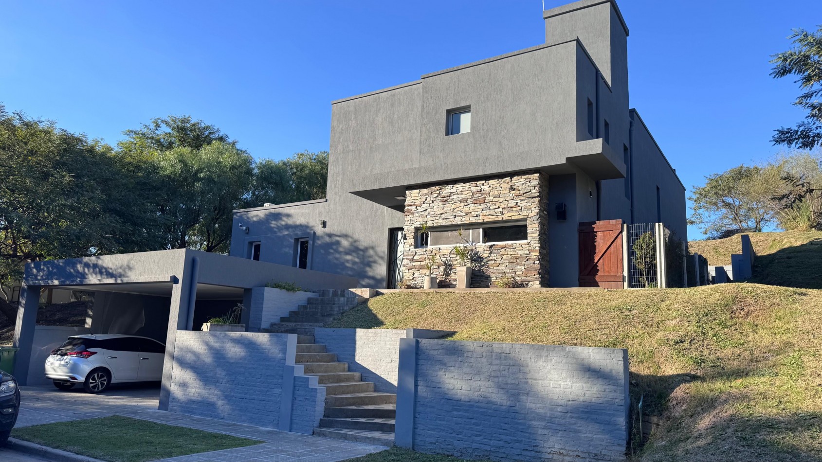 Exclusiva casa en VENTA Barrio Puerto Urquiza