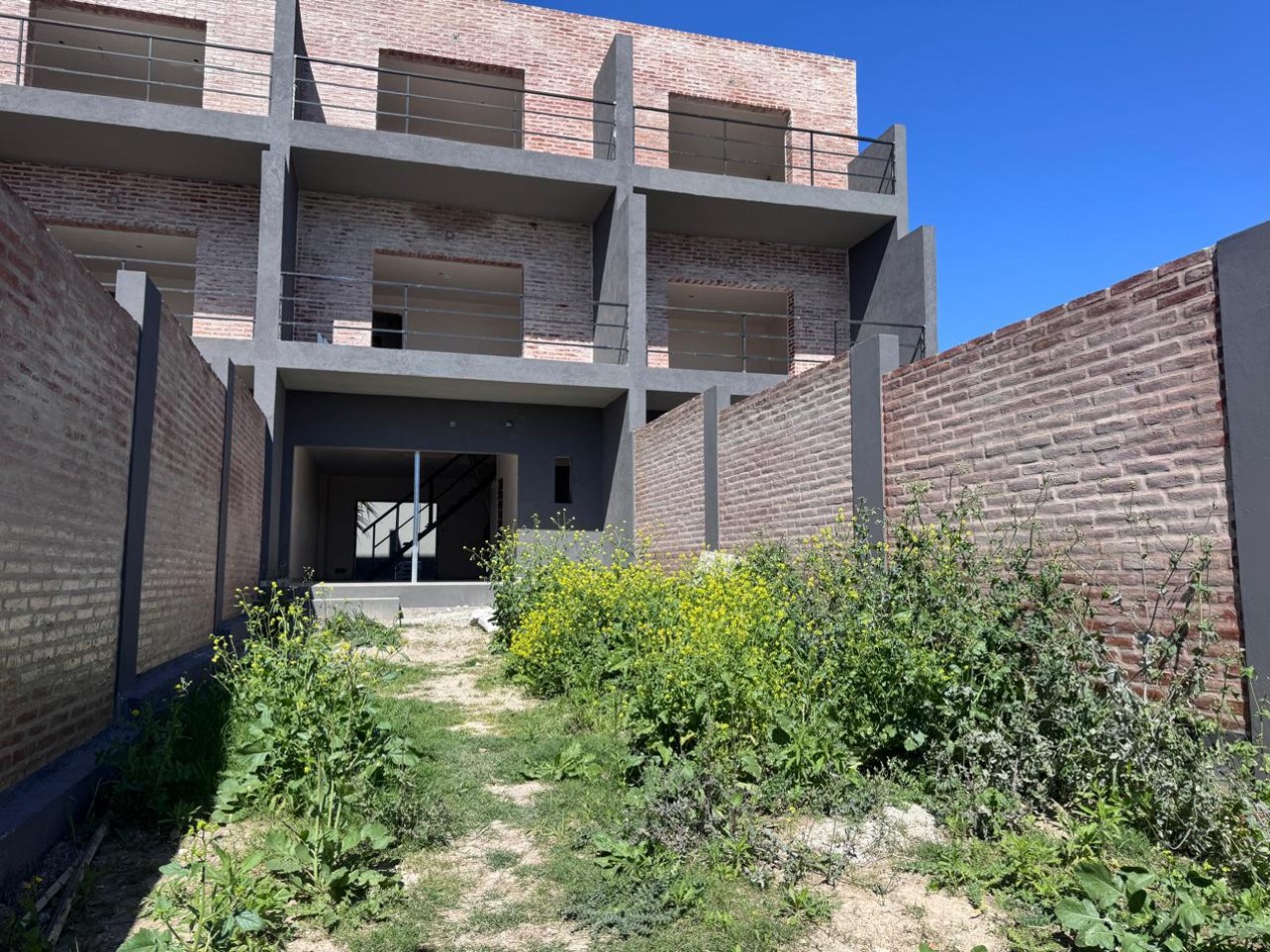 Triplex en VENTA a estrenar con vista al Rio