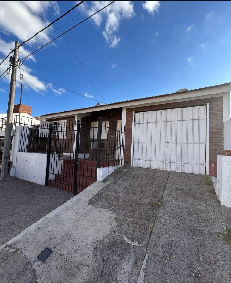 Casa en VENTA con 3 dormitorios y patio