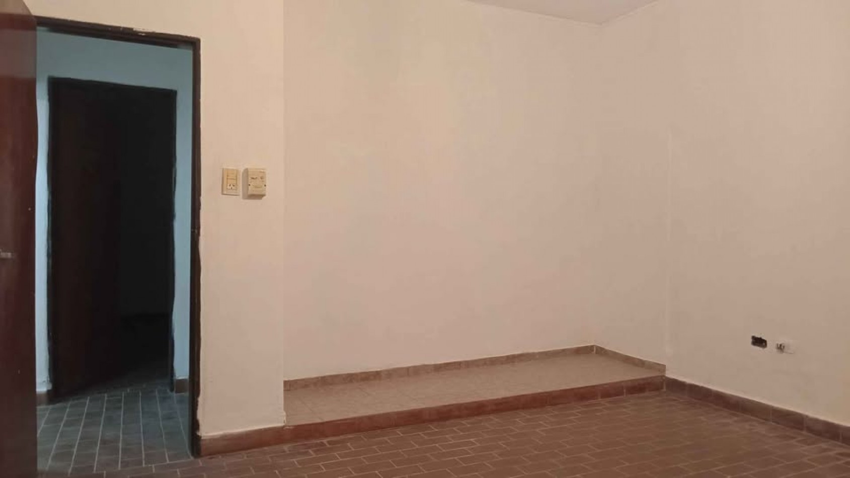 Casa en VENTA con 3 habitaciones camino al Thompson