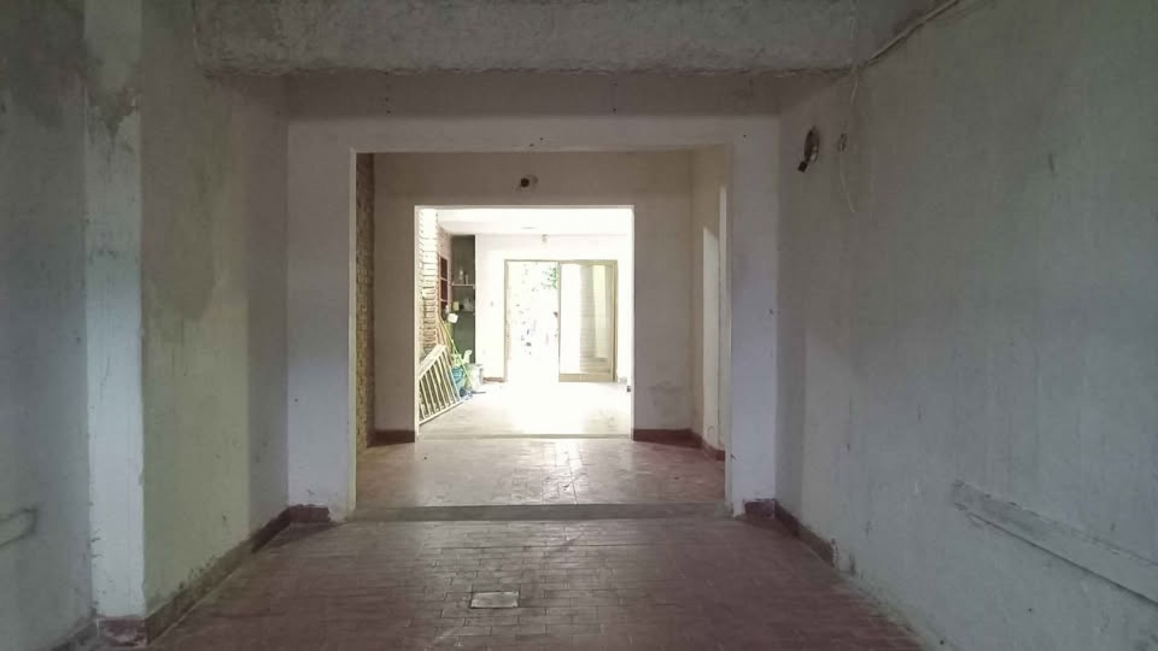 Casa en VENTA con 3 habitaciones camino al Thompson