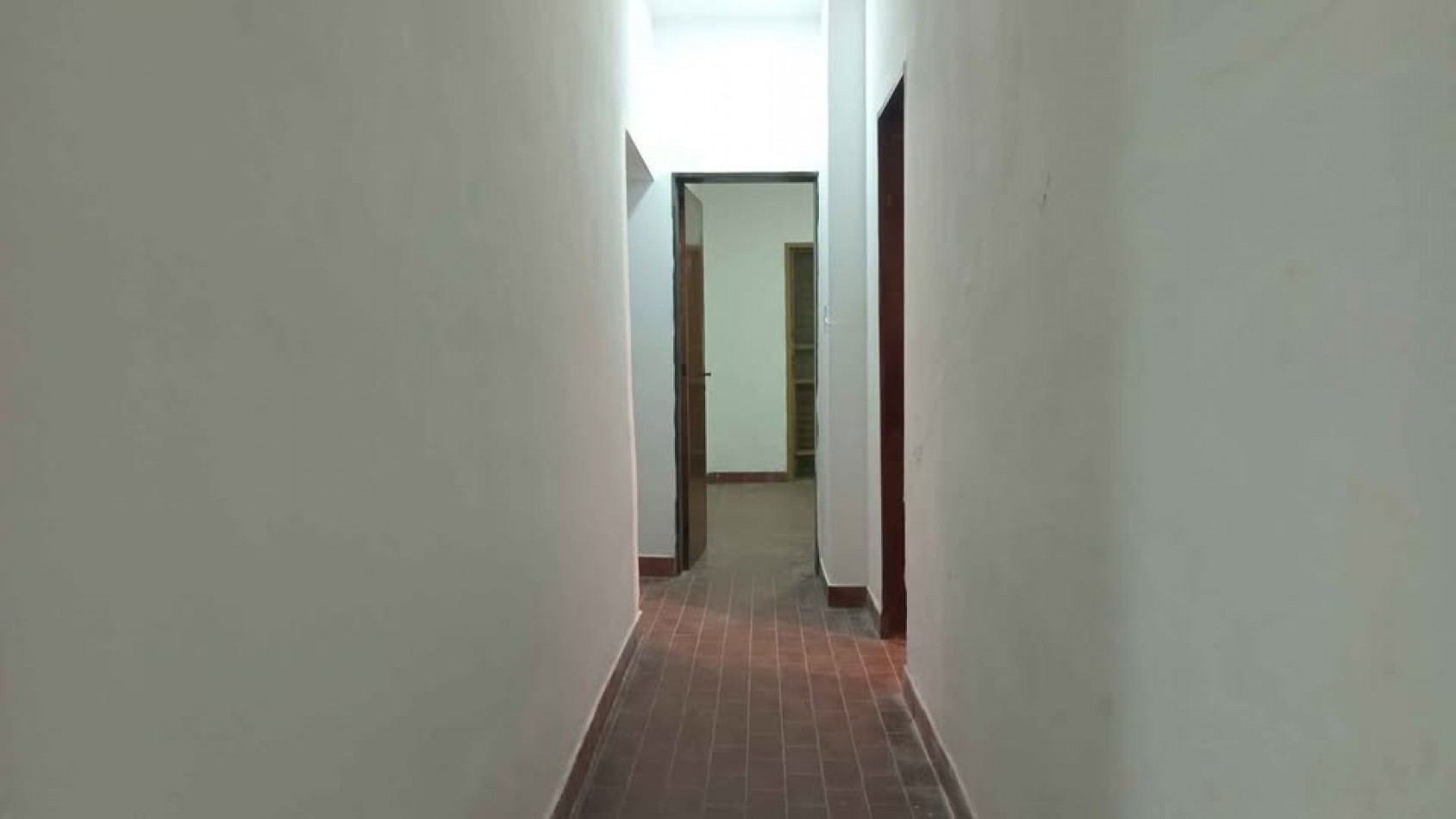 Casa en VENTA con 3 habitaciones camino al Thompson