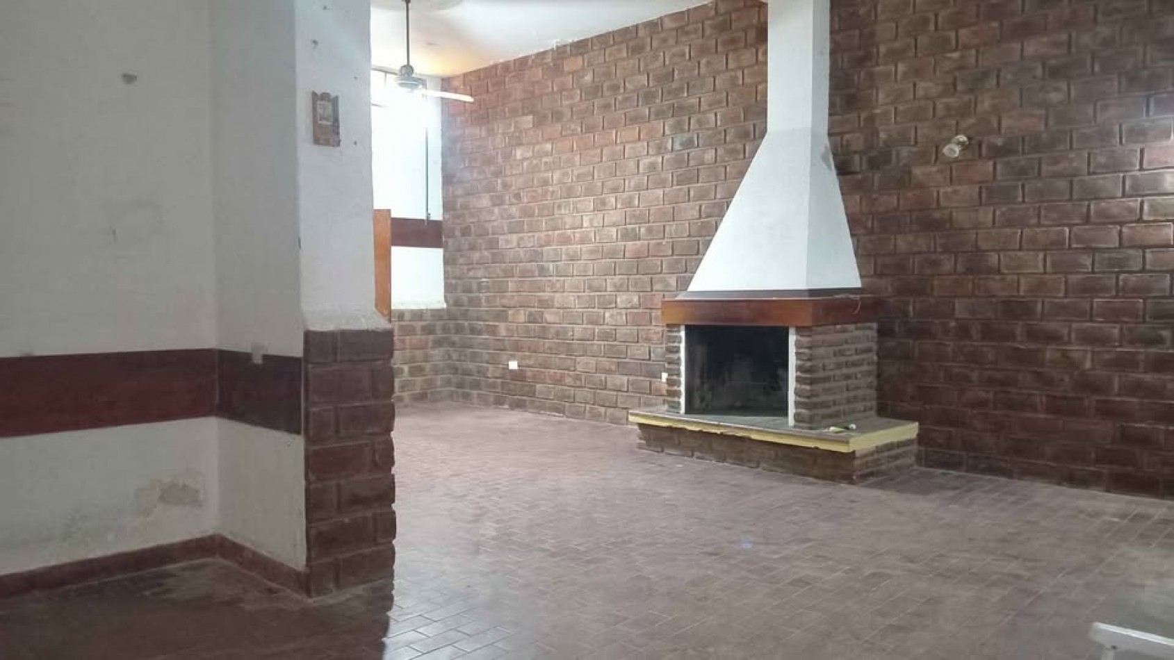 Casa en VENTA con 3 habitaciones camino al Thompson