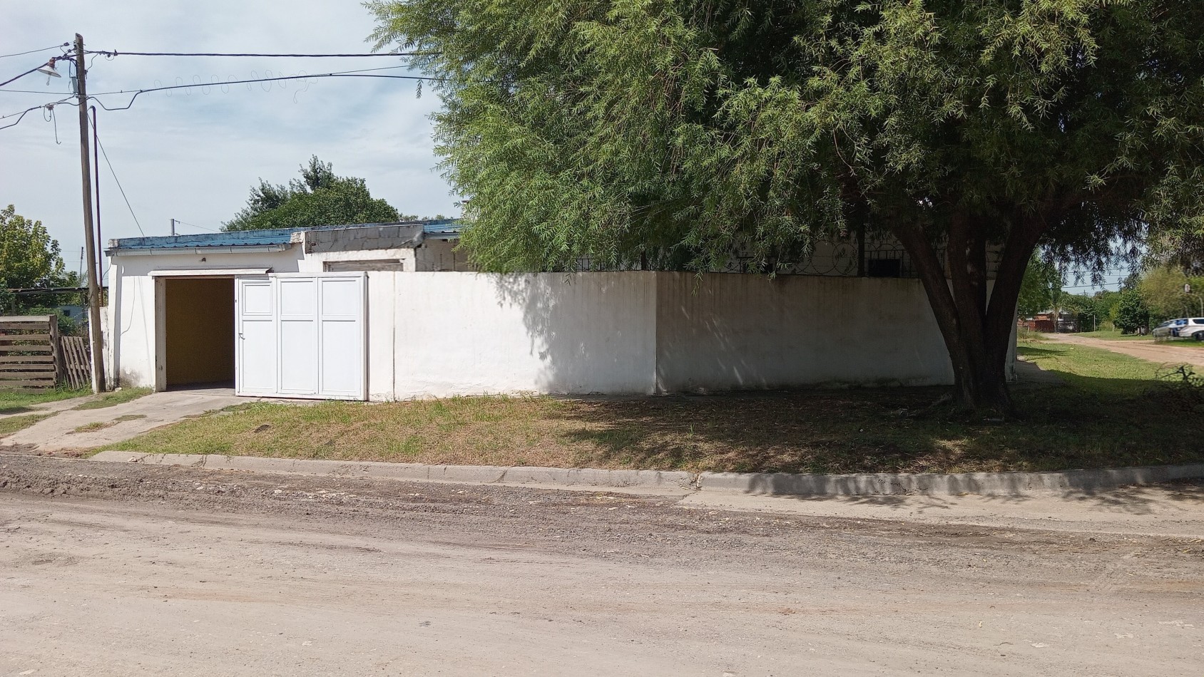 Casa en VENTA 3 habitaciones y gran patio en Colonia Avellaneda