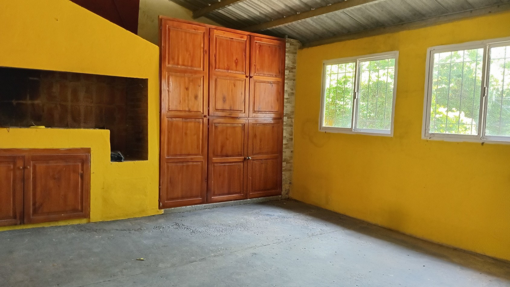 Casa en VENTA 3 habitaciones y gran patio en Colonia Avellaneda