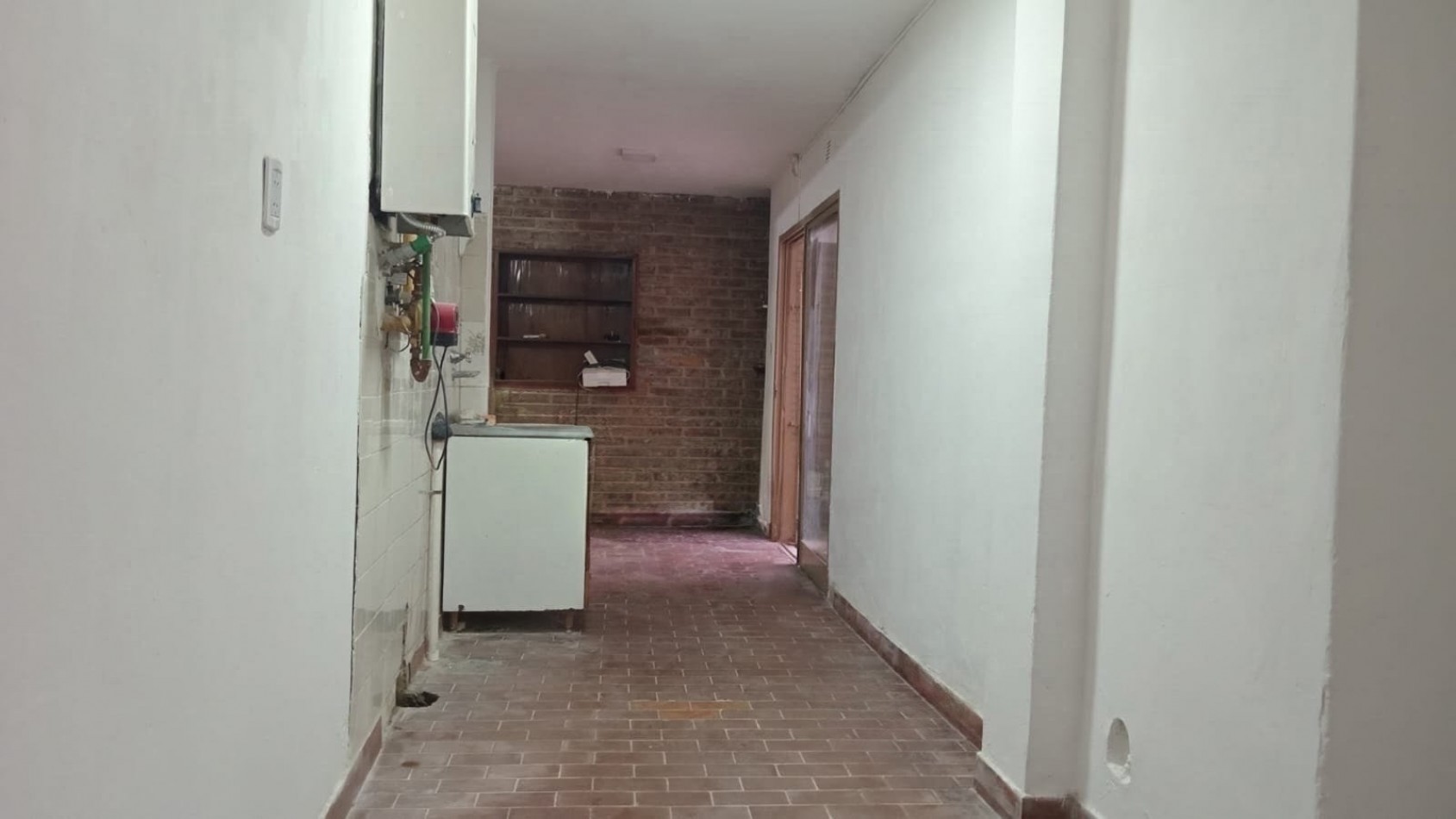 Casa en VENTA con 3 habitaciones camino al Thompson