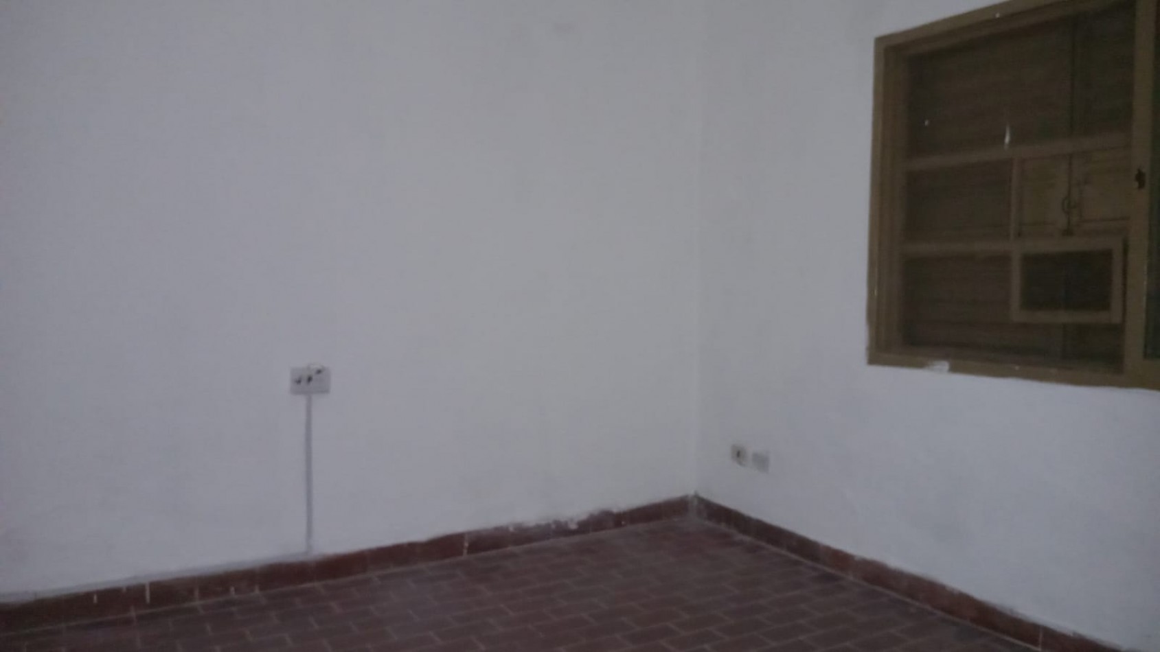 Casa en VENTA con 3 habitaciones camino al Thompson