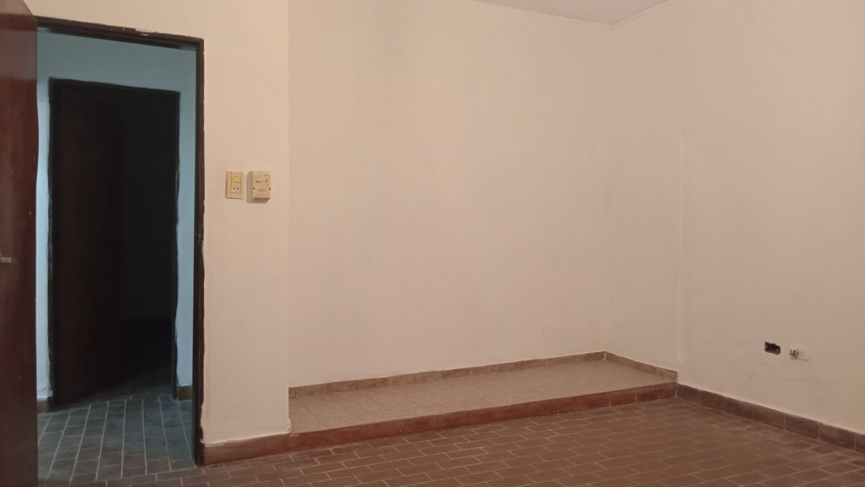 Casa en VENTA con 3 habitaciones camino al Thompson