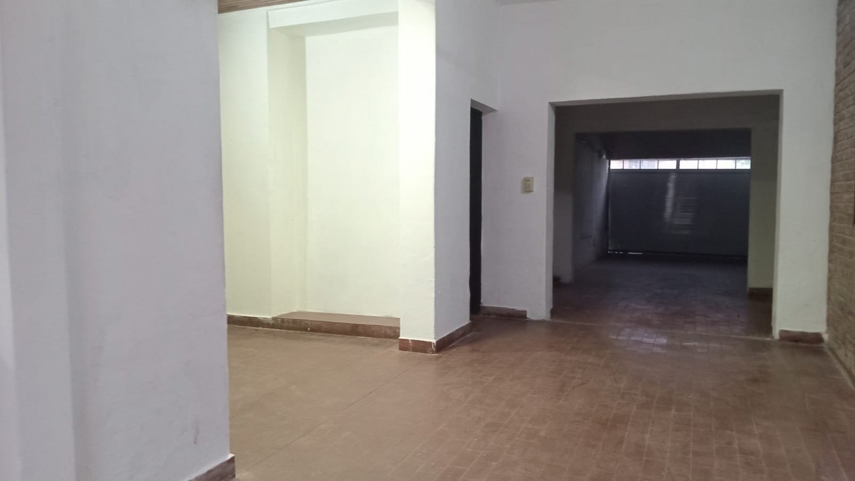 Casa en VENTA con 3 habitaciones camino al Thompson