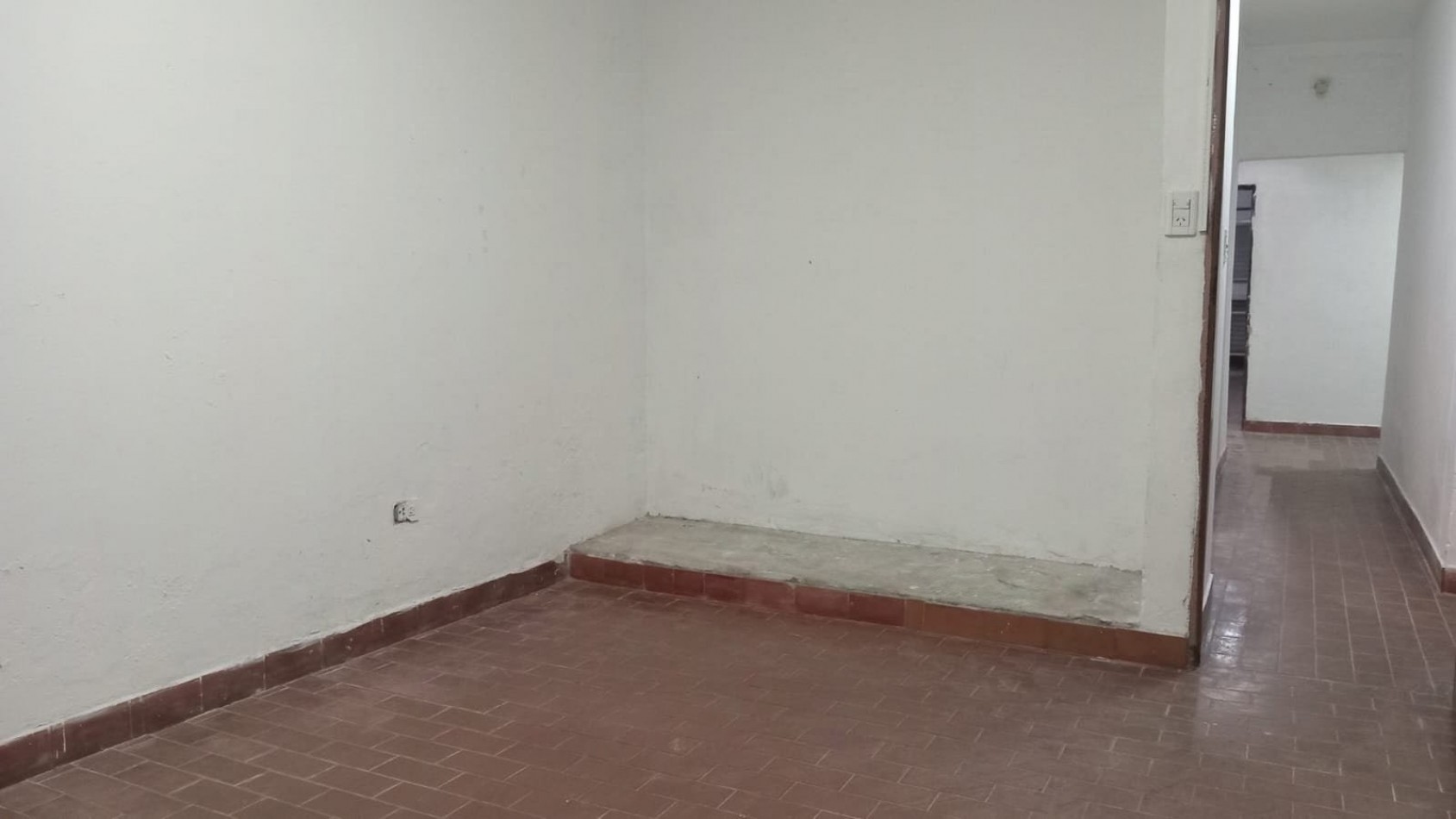 Casa en VENTA con 3 habitaciones camino al Thompson