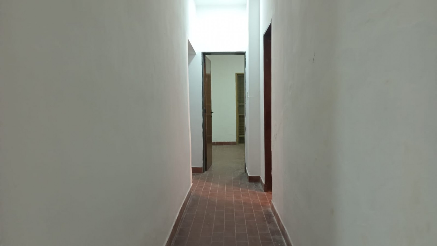 Casa en VENTA con 3 habitaciones camino al Thompson