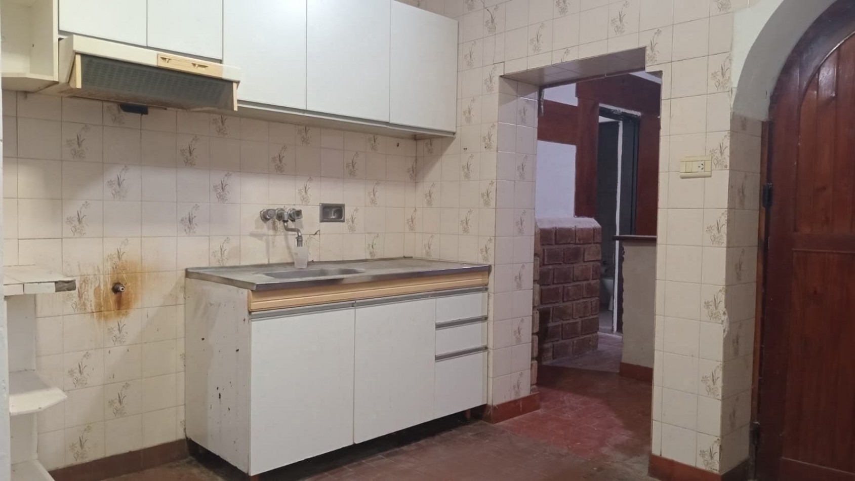 Casa en VENTA con 3 habitaciones camino al Thompson