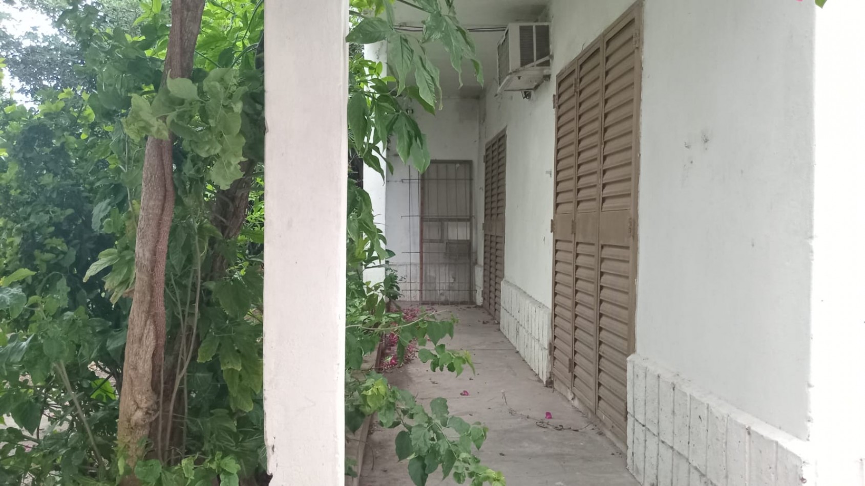 Casa en VENTA con 3 habitaciones camino al Thompson