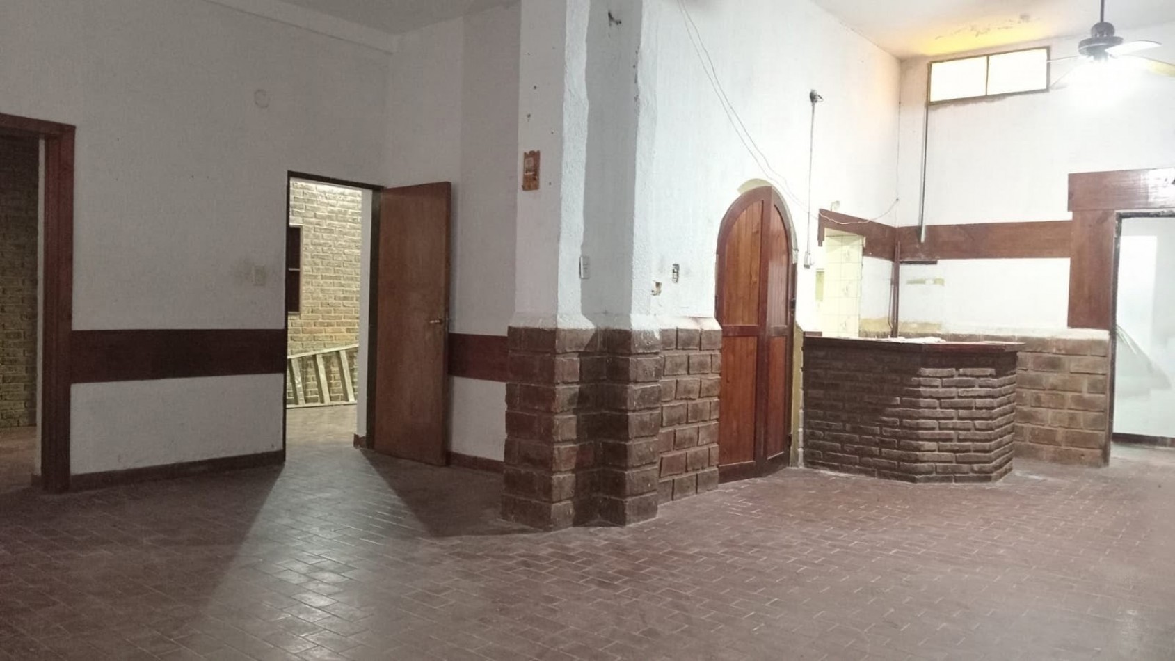 Casa en VENTA con 3 habitaciones camino al Thompson