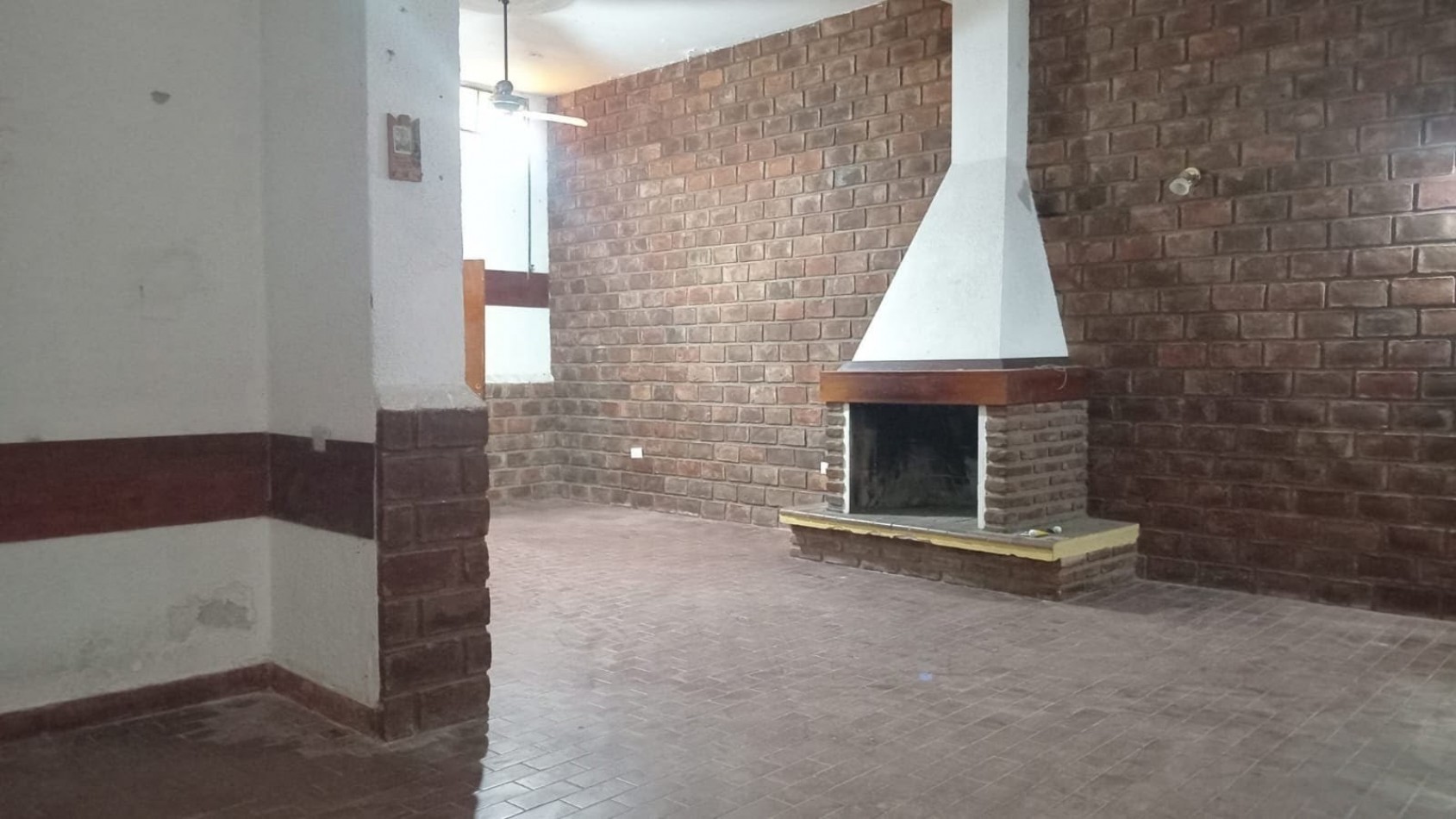 Casa en VENTA con 3 habitaciones camino al Thompson