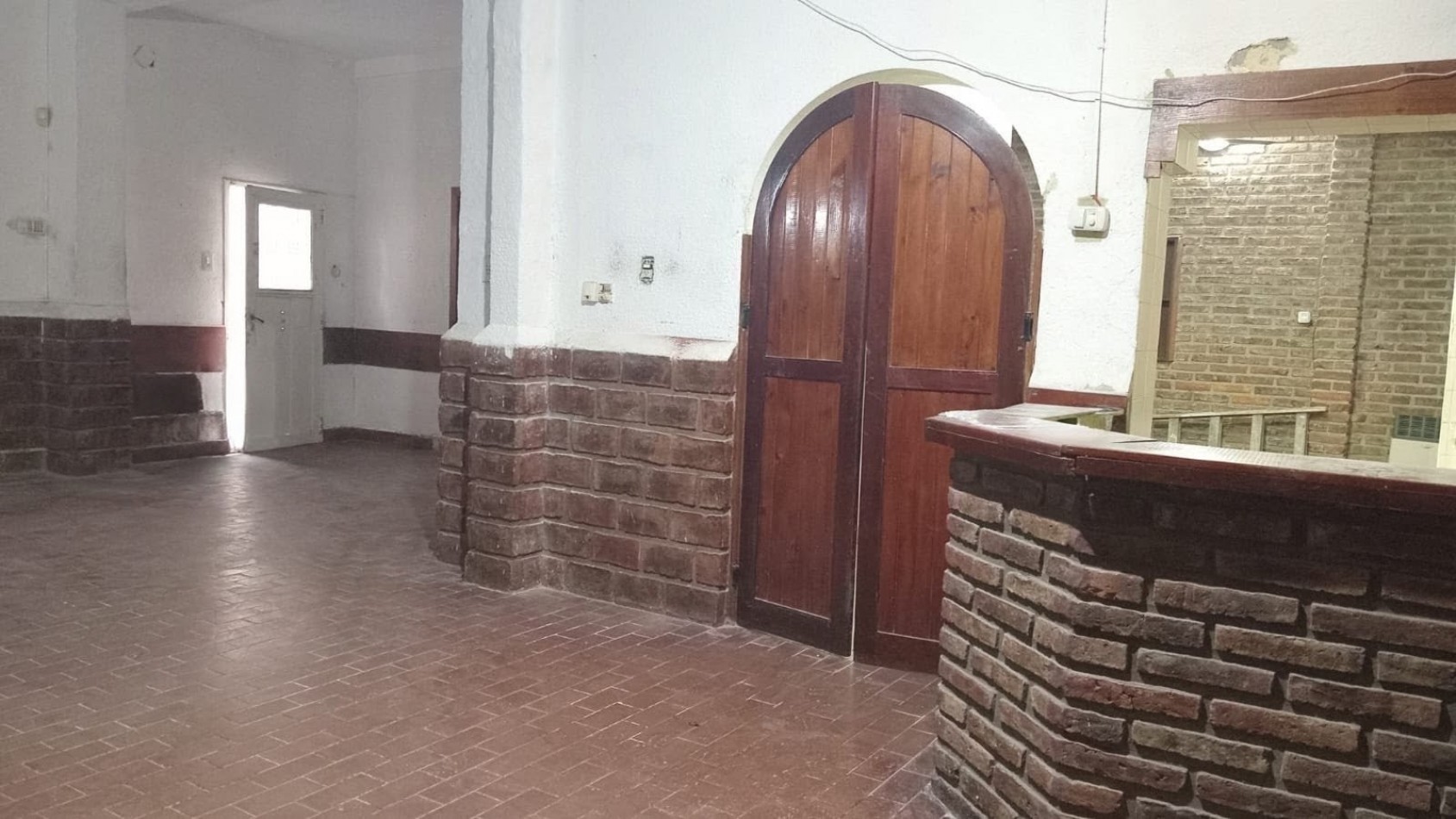 Casa en VENTA con 3 habitaciones camino al Thompson