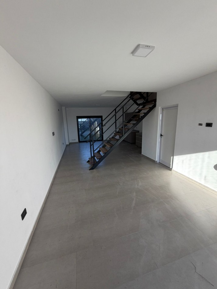 Triplex en ALQUILER a estrenar con vista al Rio