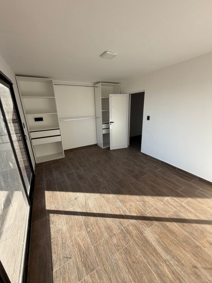 Triplex en ALQUILER a estrenar con vista al Rio