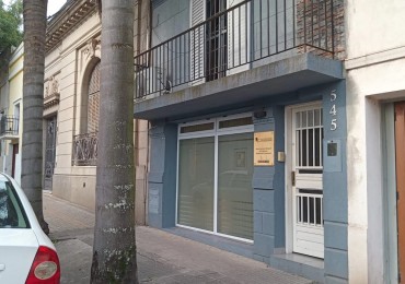 Casa en ALQUILER excelente ubicacion dentro de Boulevares
